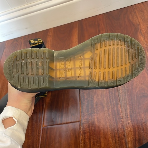 Dr. Martens US 7 M. 
Womens Dr. Martens 2976 Chelsea Boot - Black - Picture 4 of 4